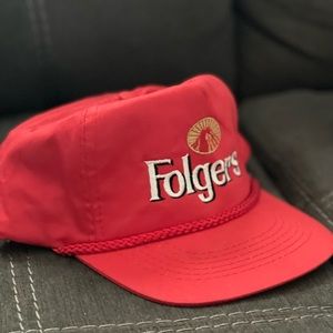 Bundle 4 vintage hats